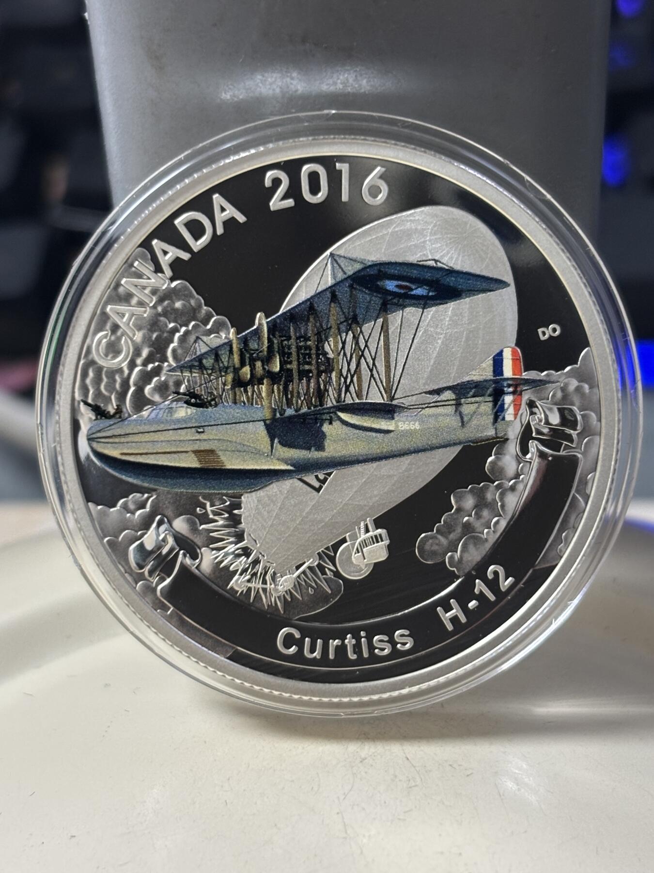 第184期拍卖 加拿大2016年一战飞机系列1盎司纪念彩色银币3枚套带盒只带一张证书，9999银，1盎司*3.发行7500套银价1293