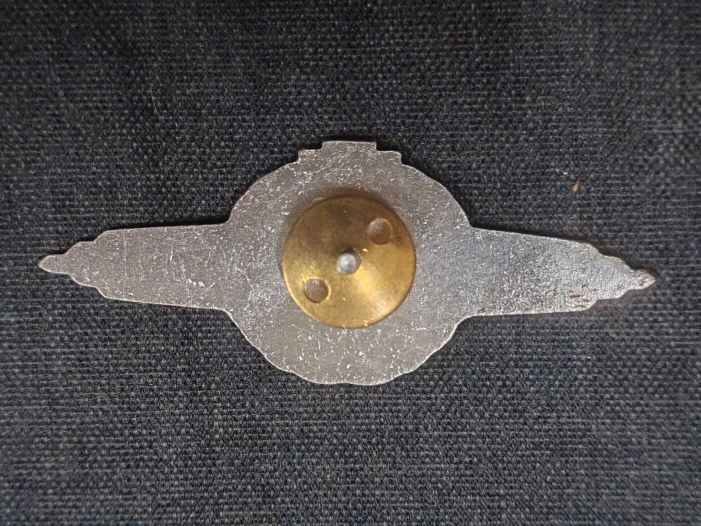 罗岚⭐新藏⭐特惠专拍第一场-分享拍场赚佣 民主德国极早期一级潜水员技能章 非常少见 早期单转轮版本 特殊兵种 *光荣任务*