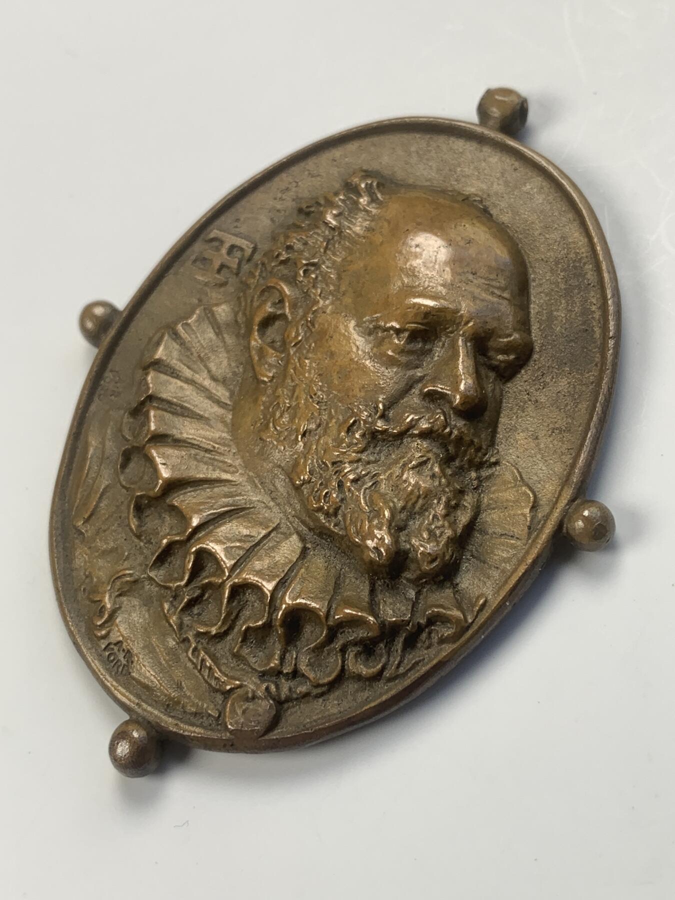掌中浮雕-藏着的欧洲第044场 1890年奥地利维也纳艺术协会铜章，53.5*68.5mm，雕刻大师安东.沙夫（A.Scharff）作品，非常稀少罕见（背面部分文字被当时佩戴者抹去，已形成百年包浆)