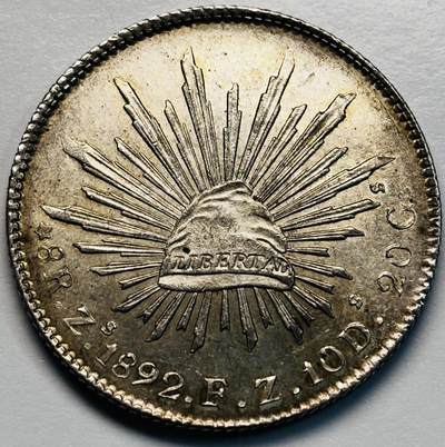 文馨钱币收藏第 283 场，【大雪鉴珍，寒英缀金】金银纪念币精品场，诚邀您的参与【长期接代拍品】 - 少见 1892 年墨西哥花边鹰洋 1 比索银元，金黄 AU 以上底板，个人感觉可以冲击 MS 分数，品相真的不错，几乎无磨损磕碰，详情看图