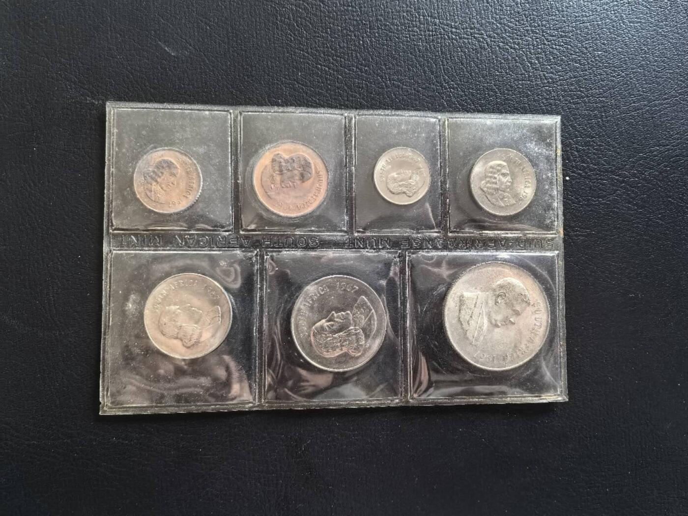 Triple S 第68期 1967南非兰特套币，含1兰特银币