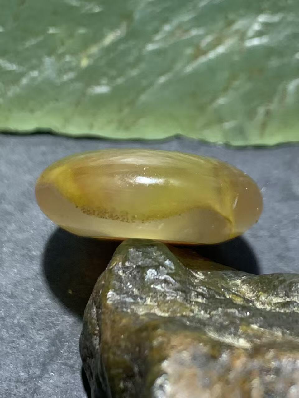 精美高润度冻料飘鸡油黄蒙料战国红玛瑙平安扣一个！