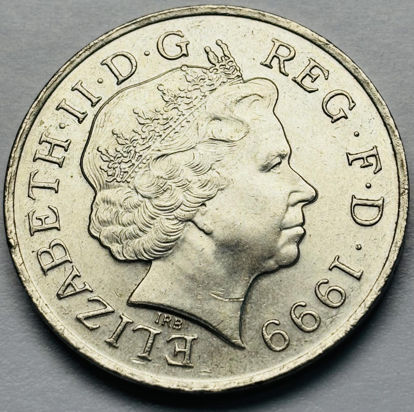 文馨钱币收藏第 283 场，【大雪鉴珍，寒英缀金】金银纪念币精品场，诚邀您的参与【长期接代拍品】 少见好品  1999英国5英镑女王千禧年克朗纪念