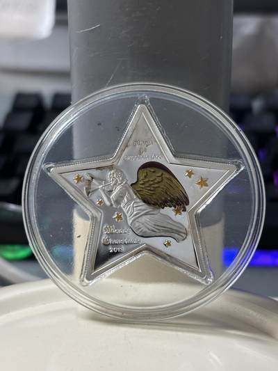 第184期拍卖 - 库克2013年圣诞天使立体五星形精制彩色纪念银币带证书，925银，15克，发行2013枚，有氧化