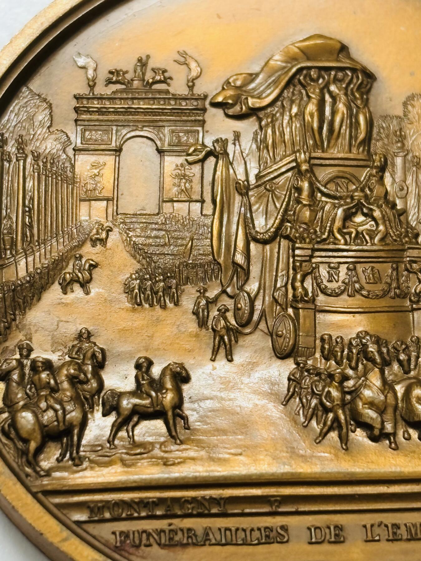 文馨钱币收藏第 283 场，【大雪鉴珍，寒英缀金】金银纪念币精品场，诚邀您的参与【长期接代拍品】 少见法国 1840 年拿破仑高浮雕纪念大铜章，直径 58.8×4.7 重 104.5 克