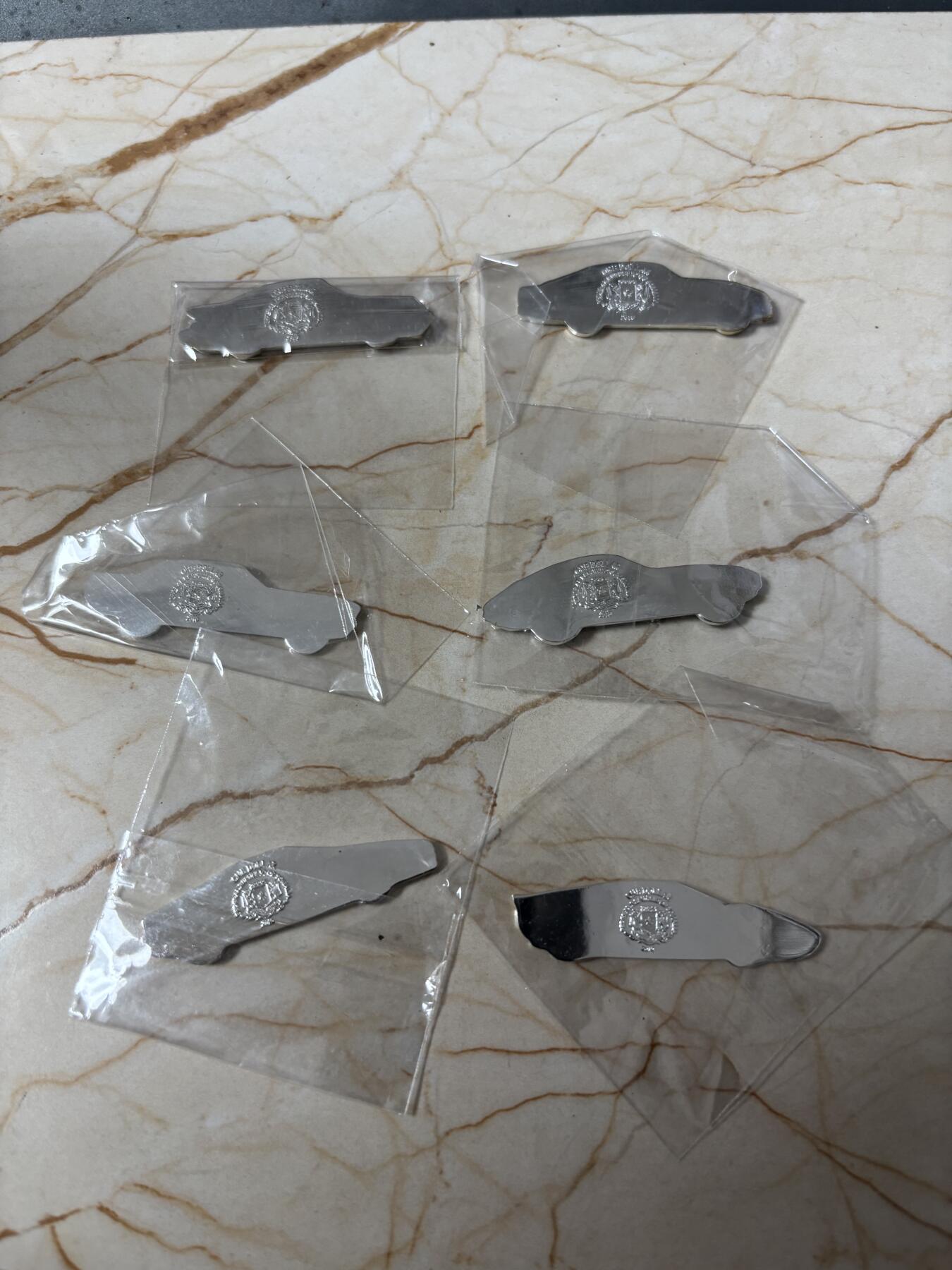 第184期拍卖 获奖币索马里2010年世界名车异形彩色纪念币6枚，世界上最美的25种硬币之一