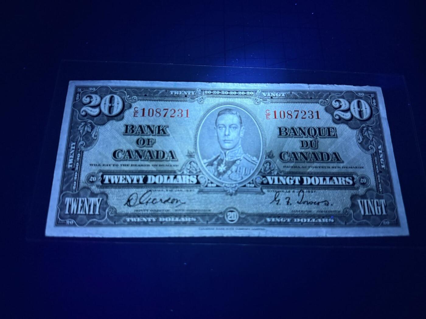 【炜奕收藏】，第五十二期 1937年加拿大20元，品相如图，边缘瑕疵，大面无折