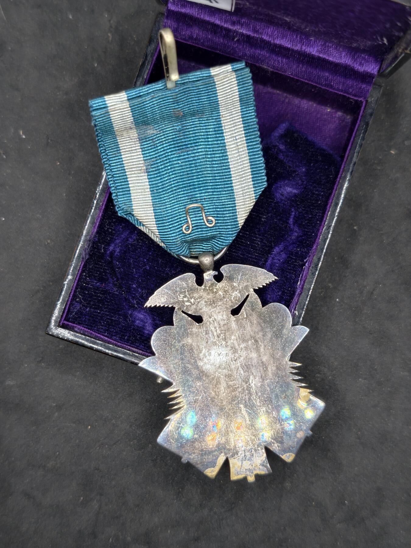 凯旋世界勋赏（第20期）（欢迎送拍）（对拍品有疑问请询问客服，不接受到手刀，出价默认拍品品相。请认真阅读拍卖规则！出价默认已认可！）（收到货请录制开箱视频，无视频概不处理问题。） 后镀金七鸟带盒