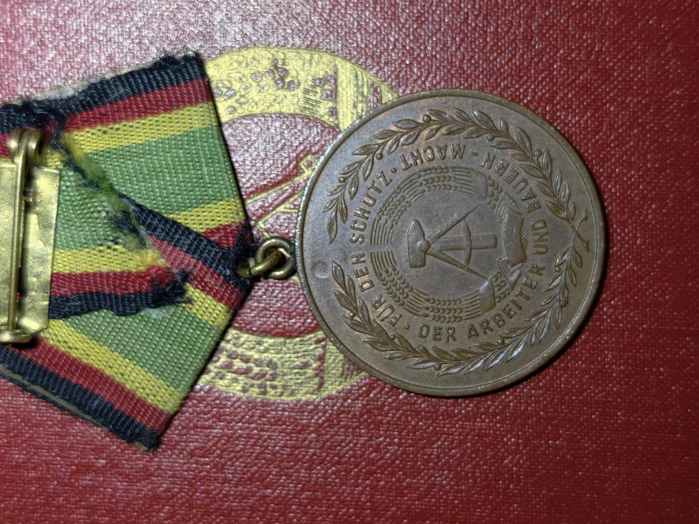 凯旋世界勋赏（第20期）（欢迎送拍）（对拍品有疑问请询问客服，不接受到手刀，出价默认拍品品相。请认真阅读拍卖规则！出价默认已认可！）（收到货请录制开箱视频，无视频概不处理问题。） DDR大套章东德