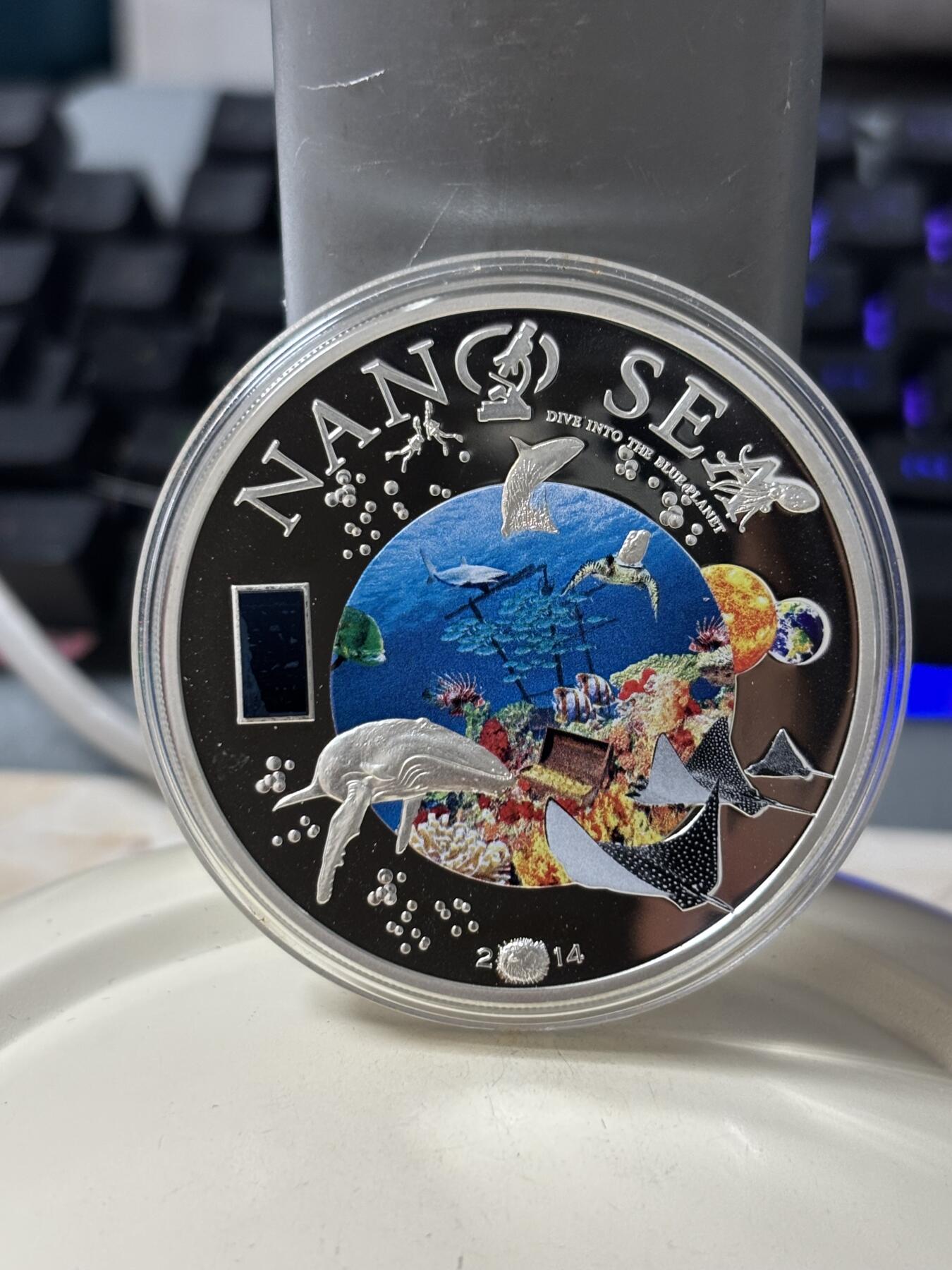 第184期拍卖 库克2014纳米系列三海底世界镶嵌纳米芯片彩银币带证书，925银，50克，发行1000枚