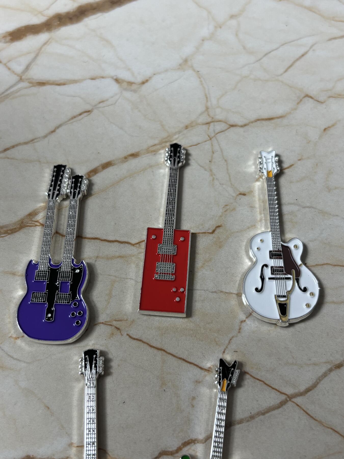 第184期拍卖 索马里2012年吉他乐器异形珐琅镀银纪念币6枚套