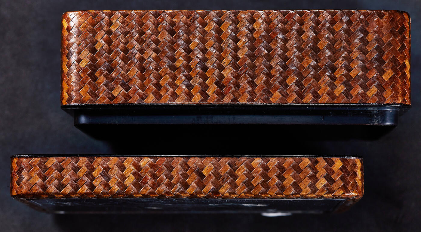 【俄甄集藏】2025年(045)12-03 星期三 晚 19:30 全场包邮 日本大正时期松竹梅鹤簪花纯银镶嵌竹编红木古董首饰盒，四吉祥物象征着长寿、吉祥、纯洁、高贵，寓意尚佳，做工精良，百年物件保存完好，长：145mm，宽：105mm，高：57mm