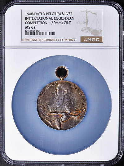 【俄甄集藏】2025年(045)12-03 星期三 晚 19:30 全场包邮 - 比利时1906年利奥波德二世头像纪念斯帕国际马术竞赛金奖大银章，NGC MS62，五彩包浆，直径：50mm