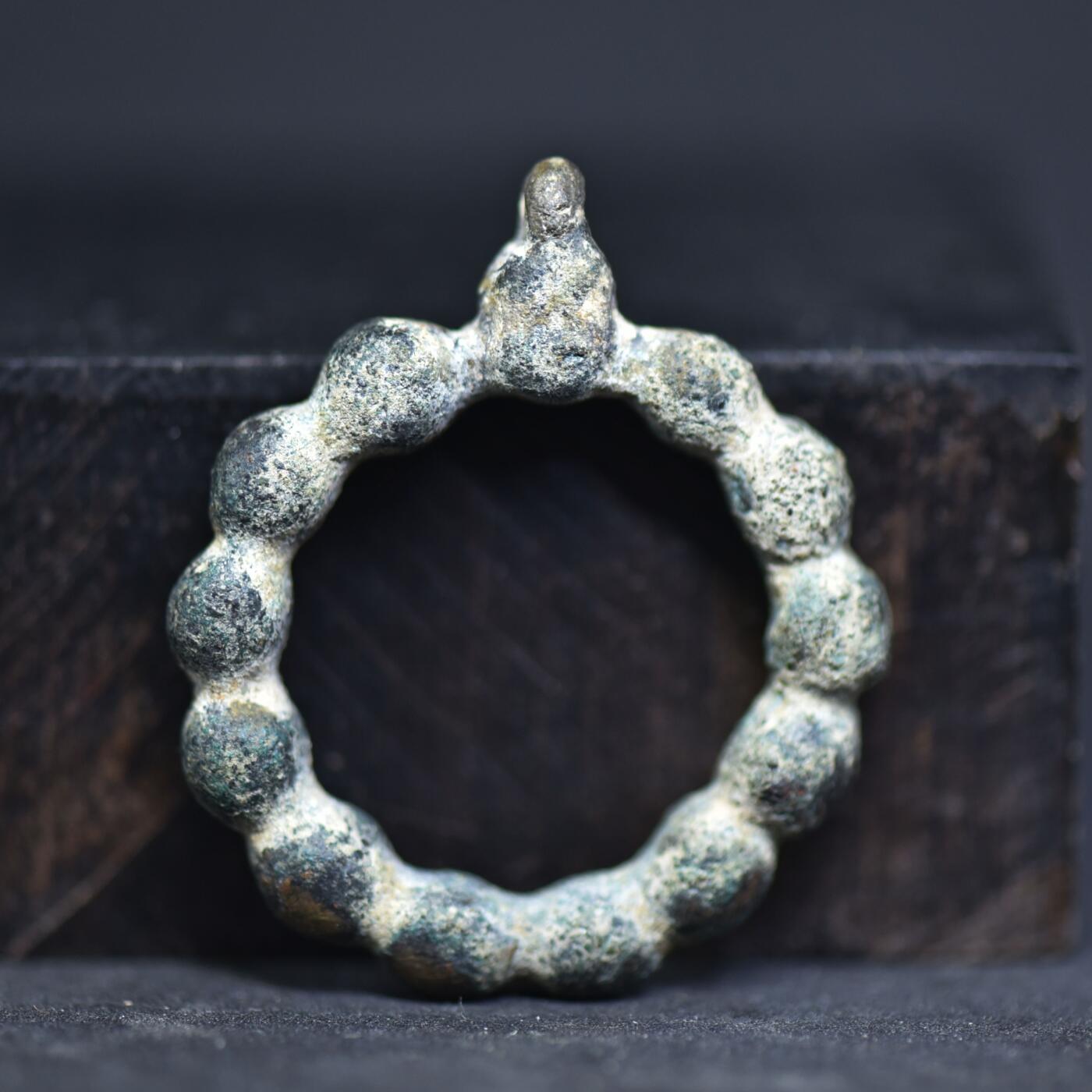 【良泉】【2025年最后一场】12月18日晚19.30点开拍！188组【直播场】西方古代钱币、丝路杂项、印章！ 公元6-8世纪【西域】连珠铜环，厚重，24.55克