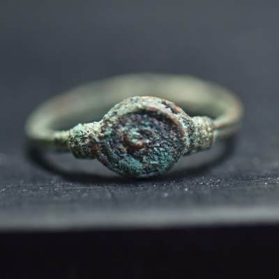 【良泉】【2025年最后一场】12月18日晚19.30点开拍！188组【直播场】西方古代钱币、丝路杂项、印章！ - 【西域】涡纹缠丝戒指