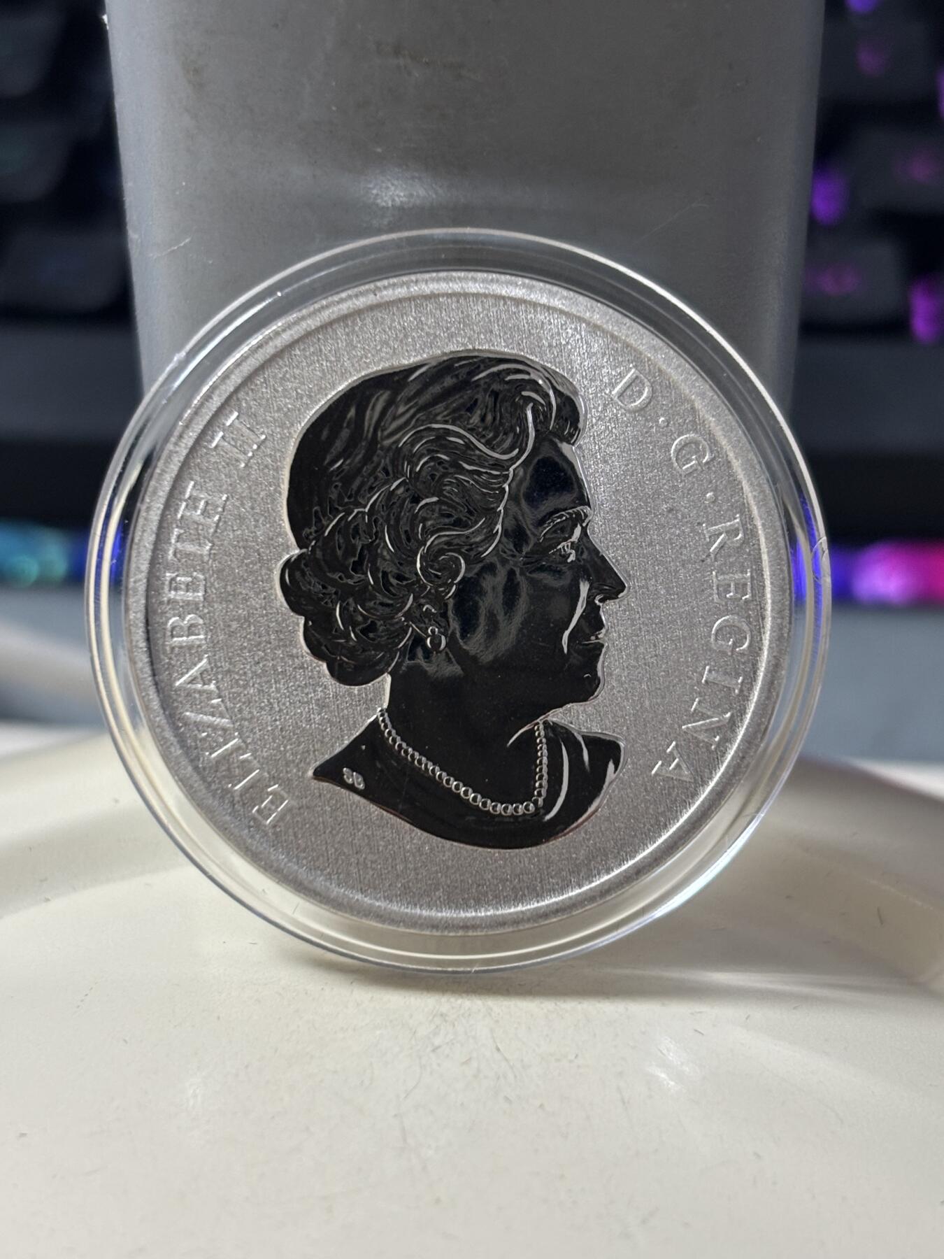 第184期拍卖 加拿大2013年史前动物2恐龙翼龙夜光合金纪念币，发行30000枚