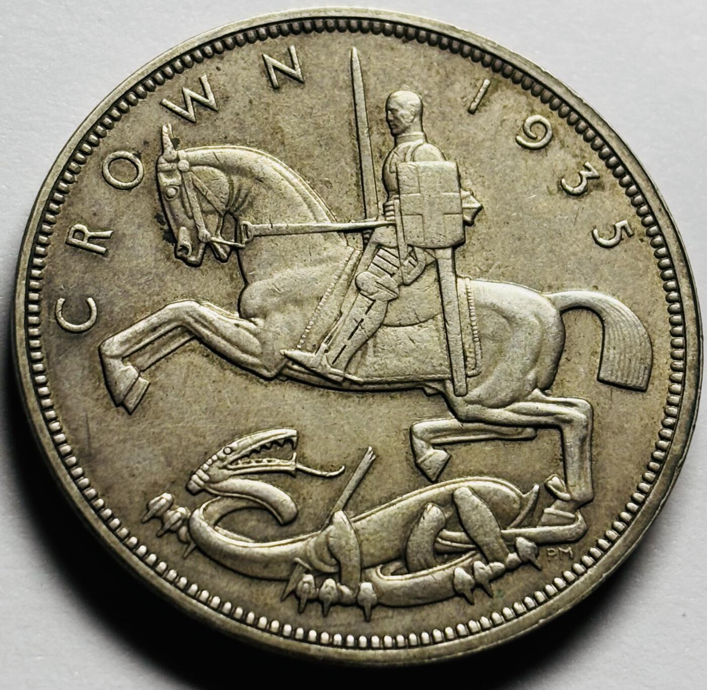 文馨钱币收藏第 283 场，【大雪鉴珍，寒英缀金】金银纪念币精品场，诚邀您的参与【长期接代拍品】 1935 年英国乔治五世木马剑大银币，老包浆转光，各方面细节不错