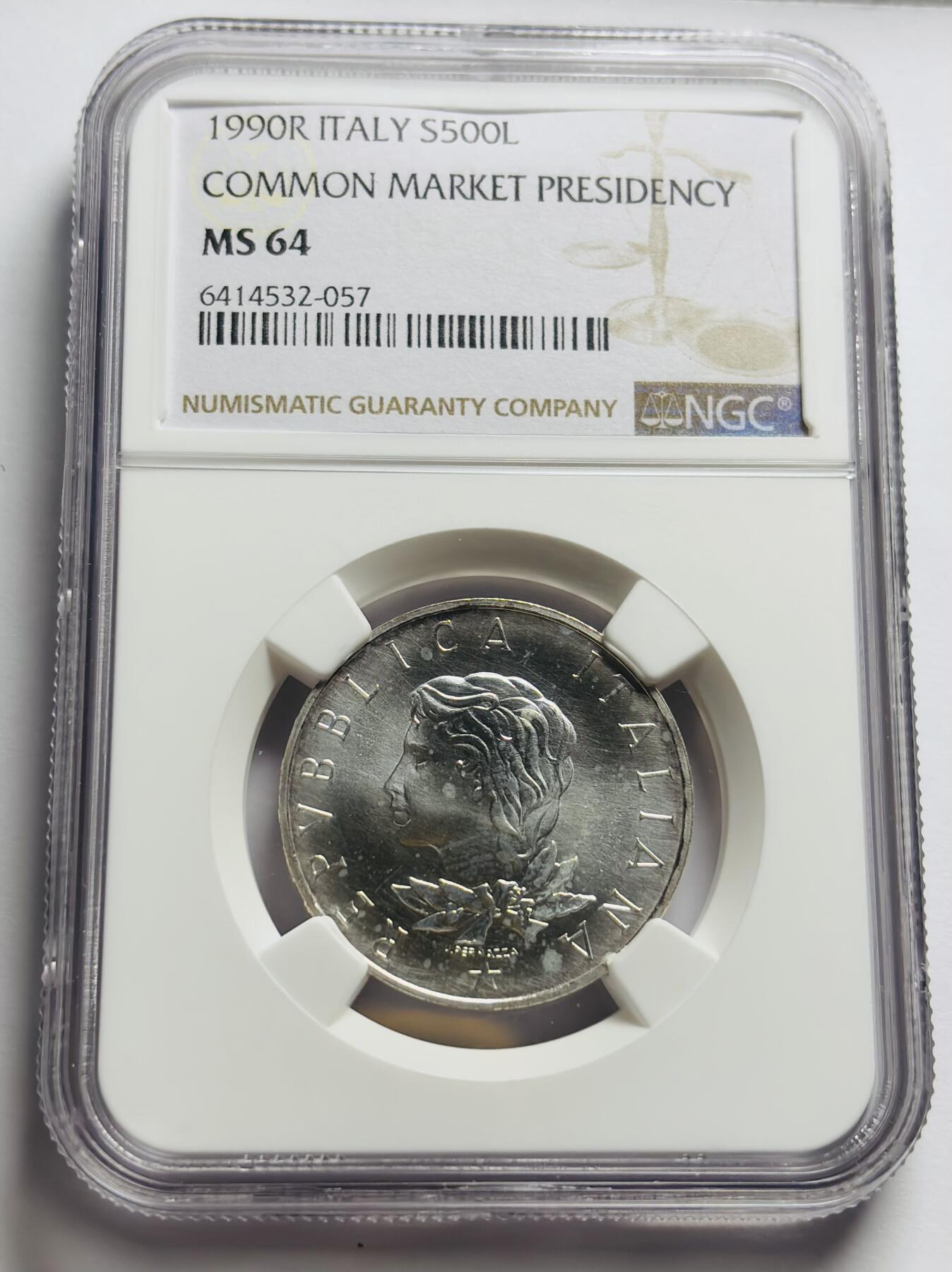 文馨钱币收藏第 283 场，【大雪鉴珍，寒英缀金】金银纪念币精品场，诚邀您的参与【长期接代拍品】 1990 年意大利担任欧共体理事会轮值主席国 500 里拉银币 NGC 评级 MS64 分