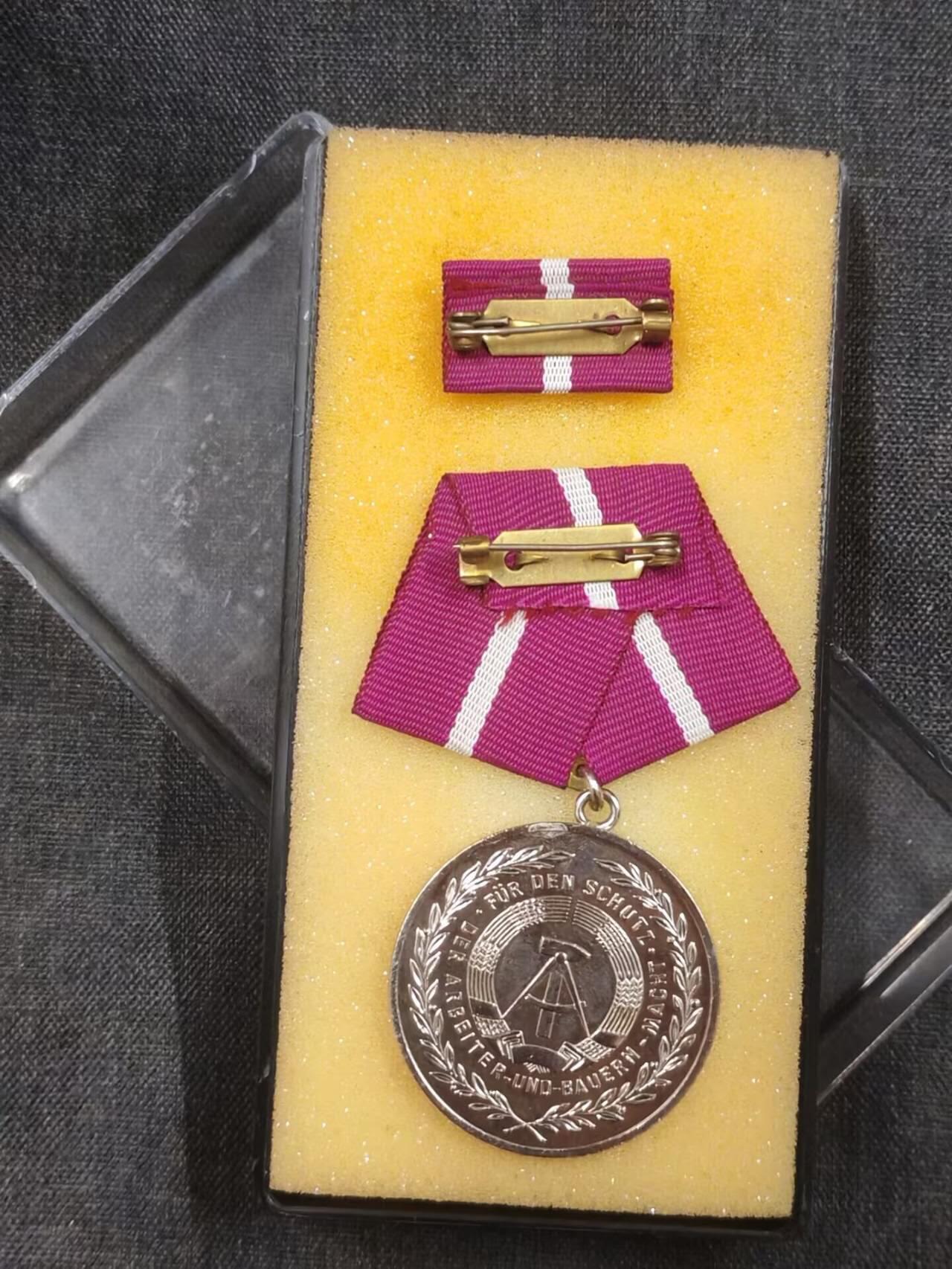 罗岚⭐新藏⭐特惠专拍第一场-分享拍场赚佣 民主德国银级为民防事业贡献奖章带原盒略 极品铜镀银