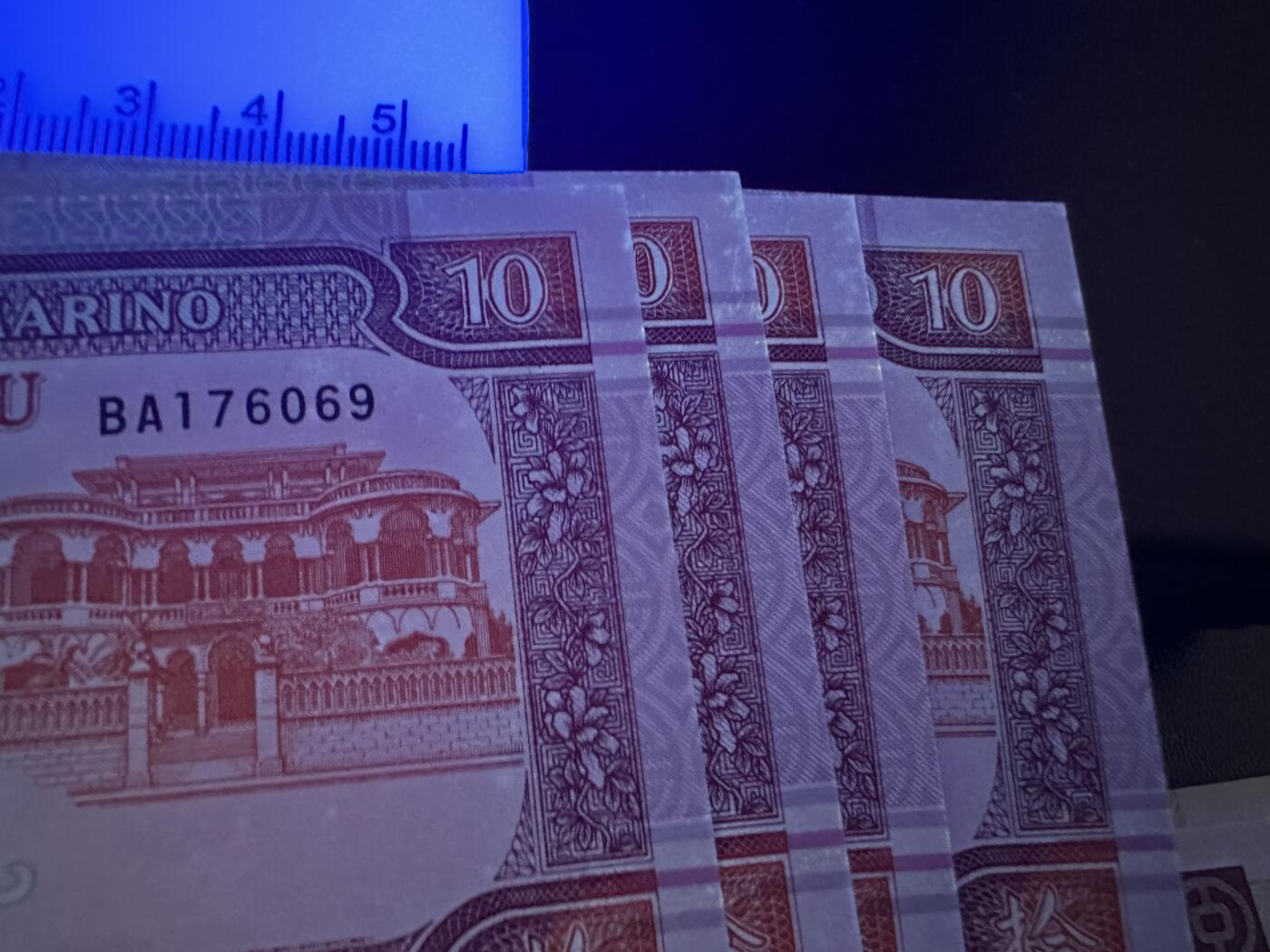 《外钞收藏家》第五百九十一期（畅拍场）（本平台长期征集拍品、欢迎藏友们联系合作） 2018年版香港政府10元 8连号全新+2001年澳门中国银行和大西洋银行20元 2个四连号 6、6、8、9 全新 边上轻微潮