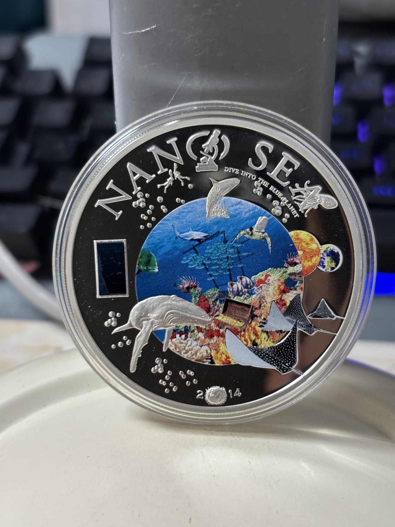 第184期拍卖 库克2014纳米系列三海底世界镶嵌纳米芯片彩银币带证书，925银，50克，发行1000枚