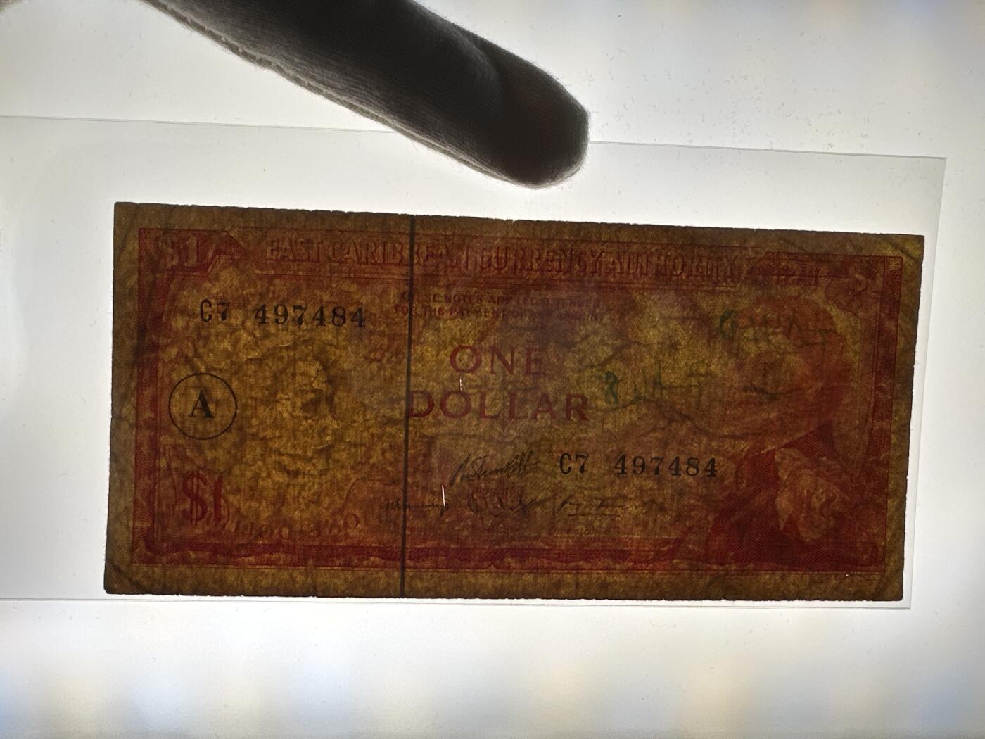 12.5纸币专场 英属东加勒比1965年1元 女王戎装像