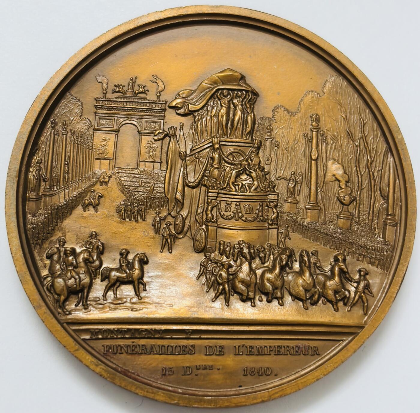 文馨钱币收藏第 283 场，【大雪鉴珍，寒英缀金】金银纪念币精品场，诚邀您的参与【长期接代拍品】 少见法国 1840 年拿破仑高浮雕纪念大铜章，直径 58.8×4.7 重 104.5 克