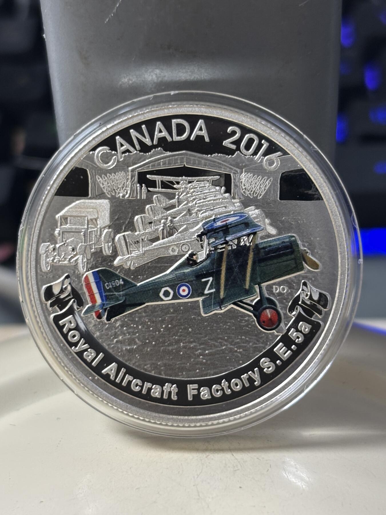 第184期拍卖 加拿大2016年一战飞机系列1盎司纪念彩色银币3枚套带盒只带一张证书，9999银，1盎司*3.发行7500套银价1293