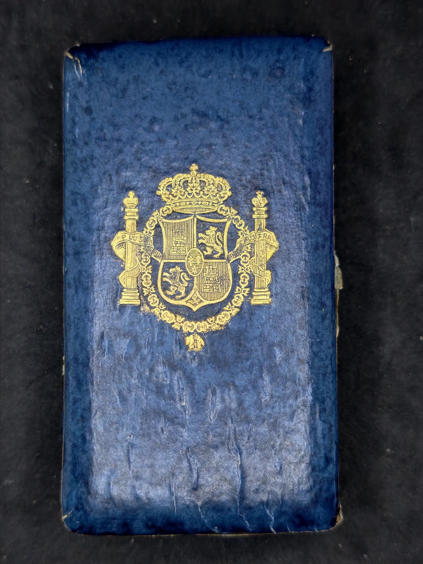 凯旋世界勋赏（第20期）（欢迎送拍）（对拍品有疑问请询问客服，不接受到手刀，出价默认拍品品相。请认真阅读拍卖规则！出价默认已认可！）（收到货请录制开箱视频，无视频概不处理问题。） 西班牙卡洛斯三世勋章原盒，阿方索十三世版本，银质画珐琅