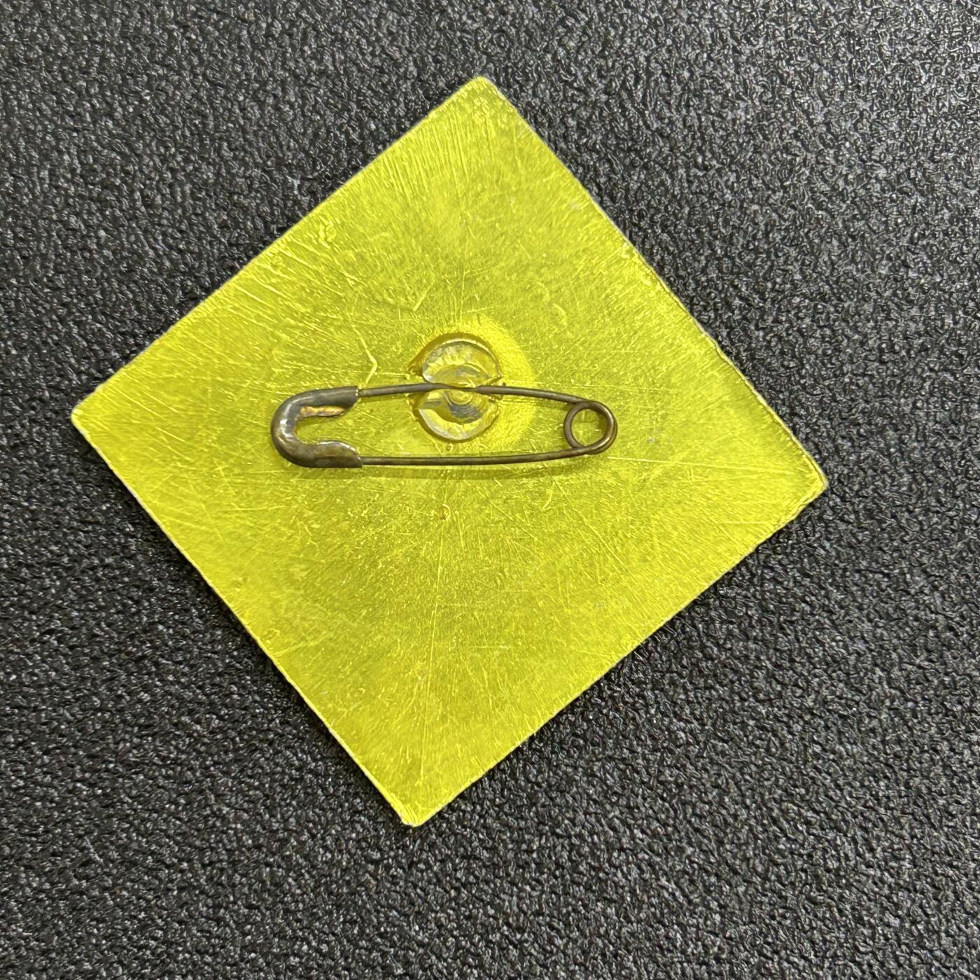 西秦中古拍卖第六十八期 越南民兵帽徽