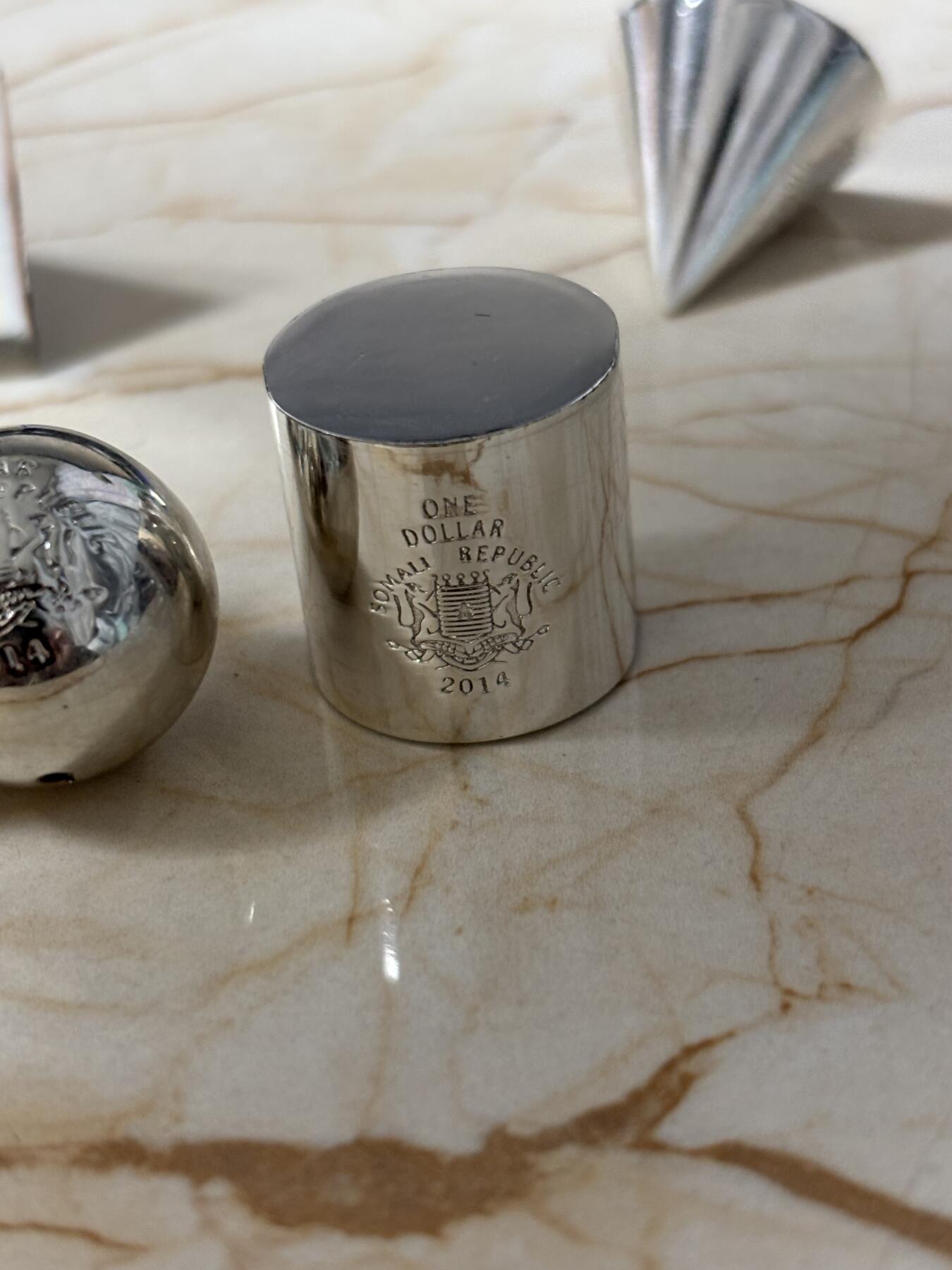 第184期拍卖 获奖索马里2014年数学纪念3D三维几何体硬币5枚套，世界最美25种钱币排名，铜镍镀银