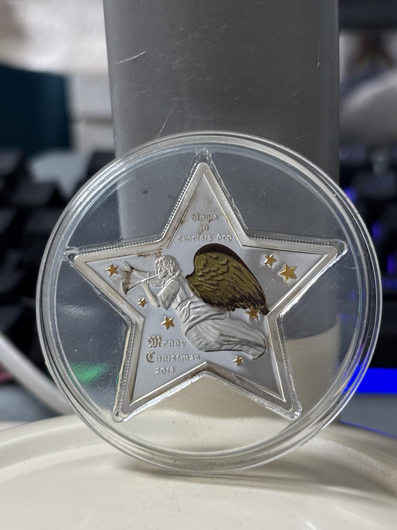 第184期拍卖 库克2013年圣诞天使立体五星形精制彩色纪念银币带证书，925银，15克，发行2013枚，有氧化