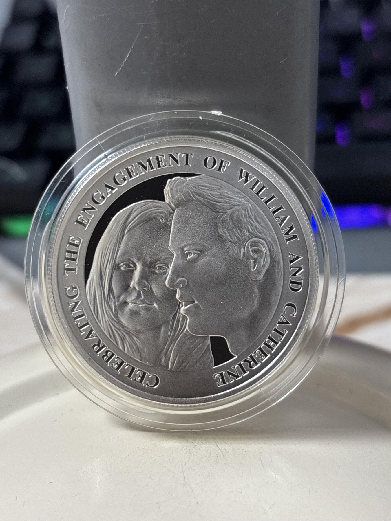 第184期拍卖 奥尔德尼2010年5镑威廉王子订婚精制纪念银币，925银，28.28克，38.61毫米，25000枚，没有外面纸套，银价362