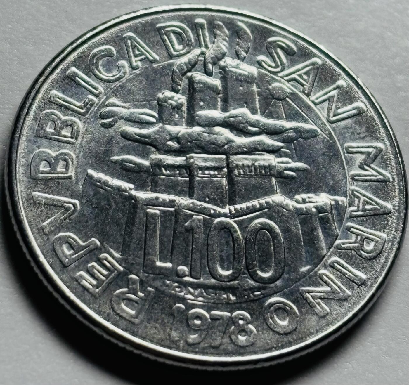 文馨钱币收藏第 283 场，【大雪鉴珍，寒英缀金】金银纪念币精品场，诚邀您的参与【长期接代拍品】 少见好品圣马力诺 1978 年 100 里拉联合国粮农组织 FAO 纪念币