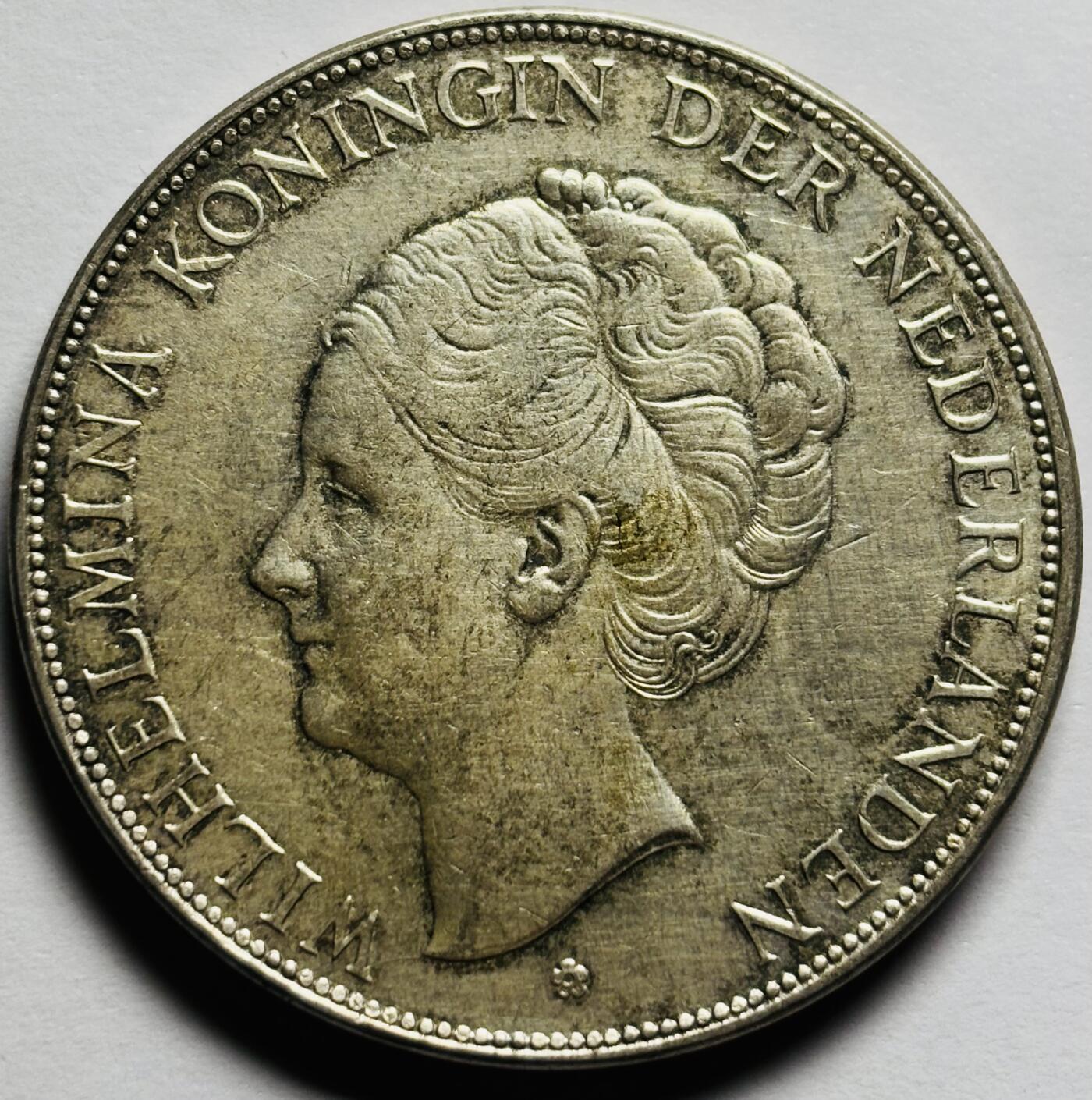 文馨钱币收藏第 283 场，【大雪鉴珍，寒英缀金】金银纪念币精品场，诚邀您的参与【长期接代拍品】 1931 年荷兰威廉明娜女王 2.5 盾大银币