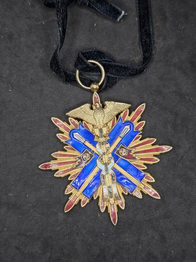 凯旋世界勋赏（第20期）（欢迎送拍）（对拍品有疑问请询问客服，不接受到手刀，出价默认拍品品相。请认真阅读拍卖规则！出价默认已认可！）（收到货请录制开箱视频，无视频概不处理问题。） - 复刻金鸱勋章