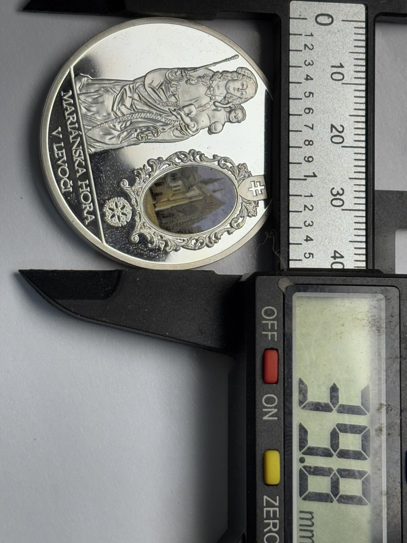 文馨钱币收藏第 283 场，【大雪鉴珍，寒英缀金】金银纪念币精品场，诚邀您的参与【长期接代拍品】 全新圣母玛利亚精制纪念章，是不是银章不知道