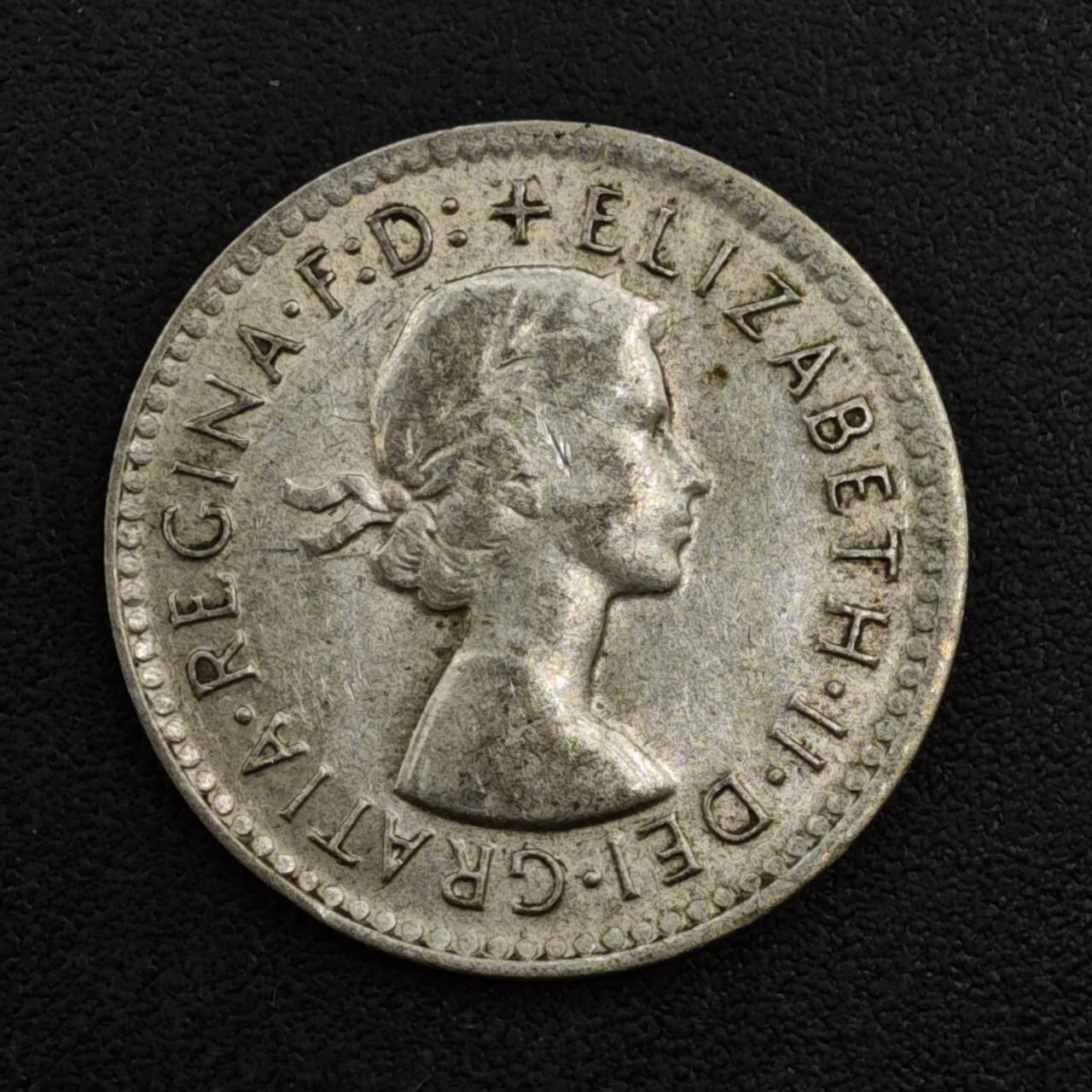 【淘币小摊】实时拍第八百一十七拍   散币场   满百包邮可预留二周 每周一统一发货   澳大利亚1959年伊丽莎白二世3便士银币