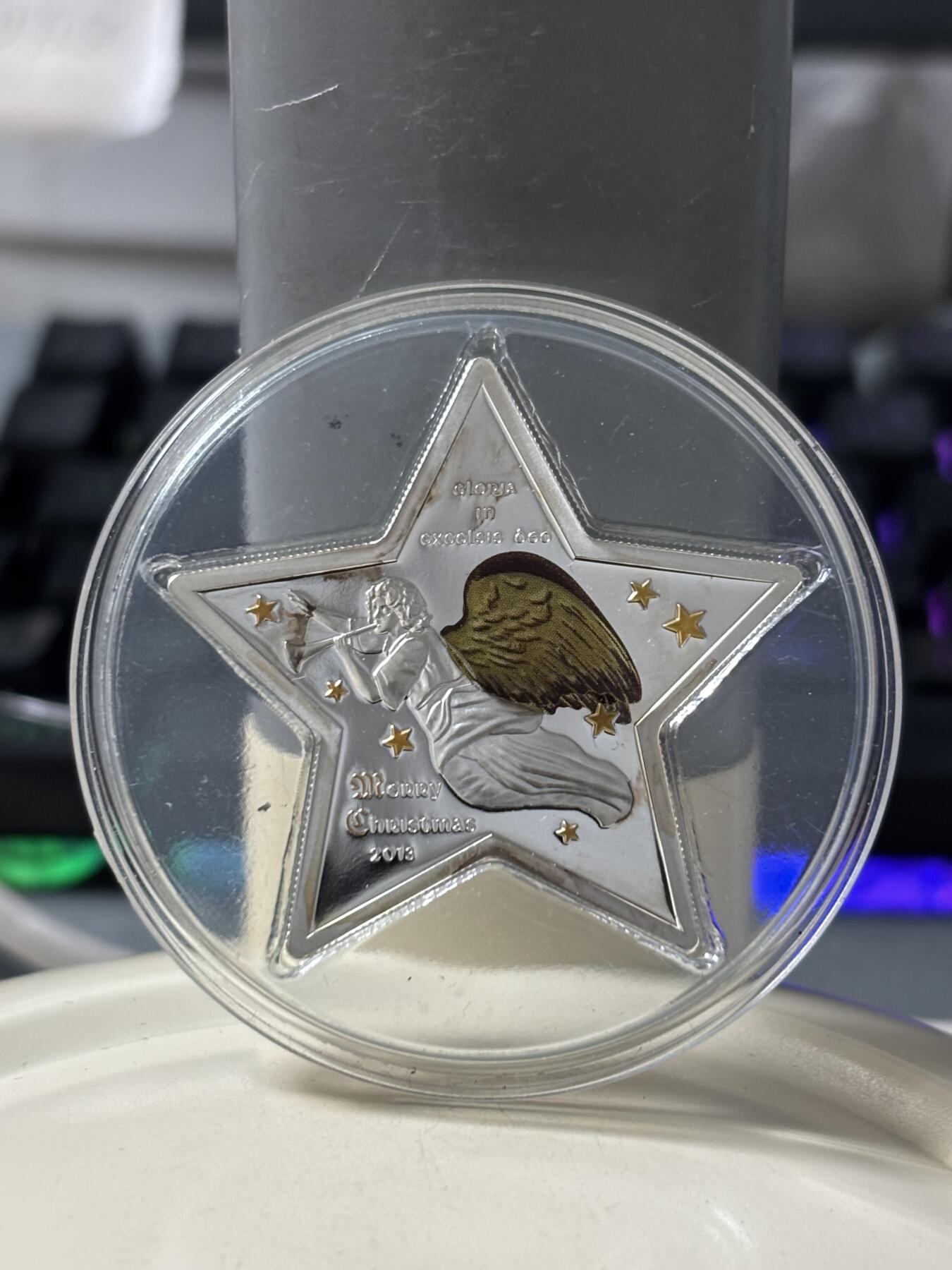 第184期拍卖 库克2013年圣诞天使立体五星形精制彩色纪念银币带证书，925银，15克，发行2013枚，有氧化