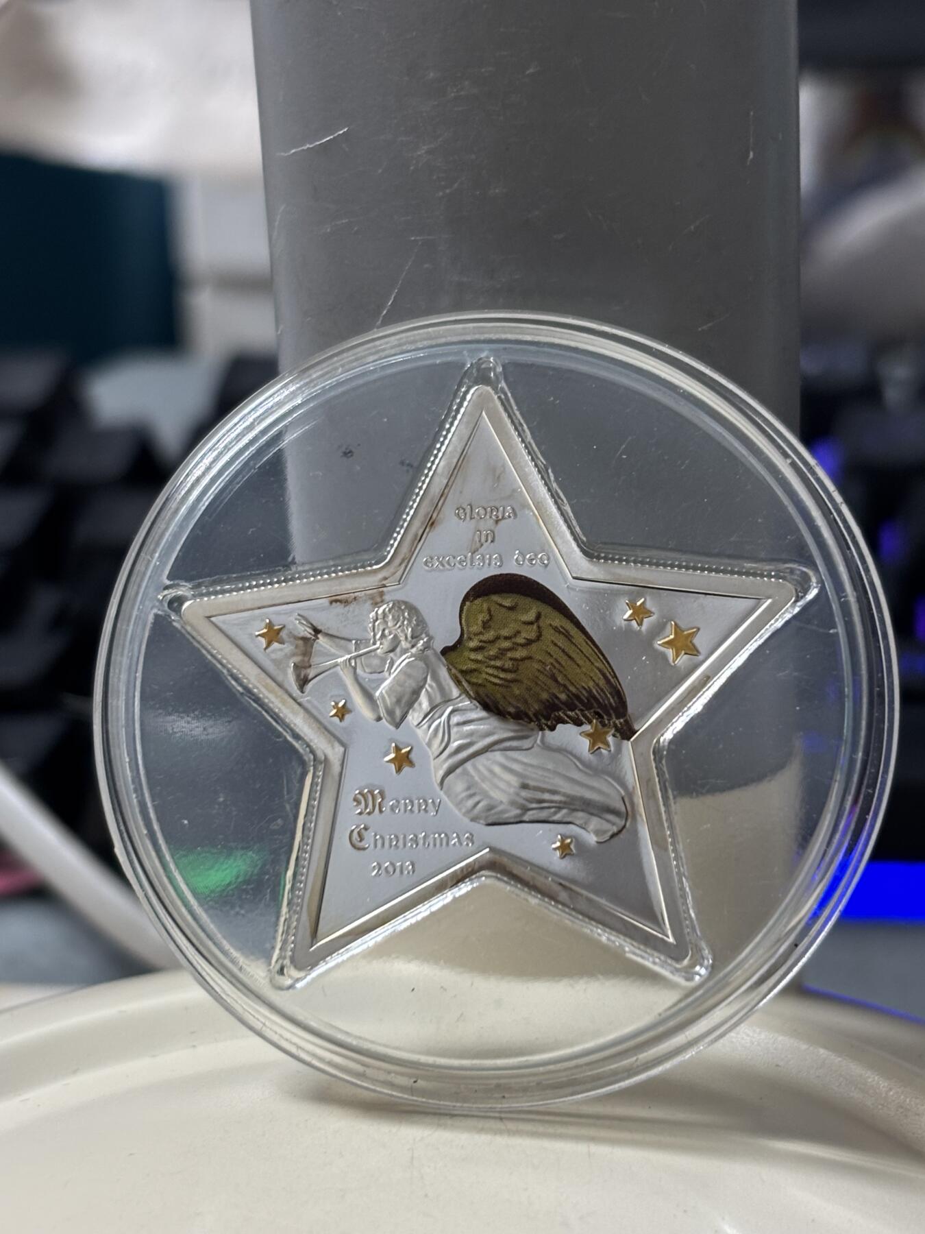 第184期拍卖 库克2013年圣诞天使立体五星形精制彩色纪念银币带证书，925银，15克，发行2013枚，有氧化