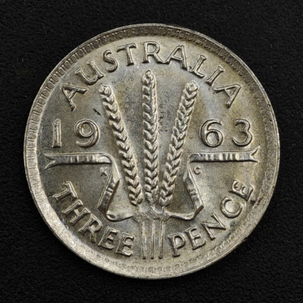 【淘币小摊】实时拍第八百一十七拍   散币场   满百包邮可预留二周 每周一统一发货   澳大利亚1963年伊丽莎白二世3便士银币