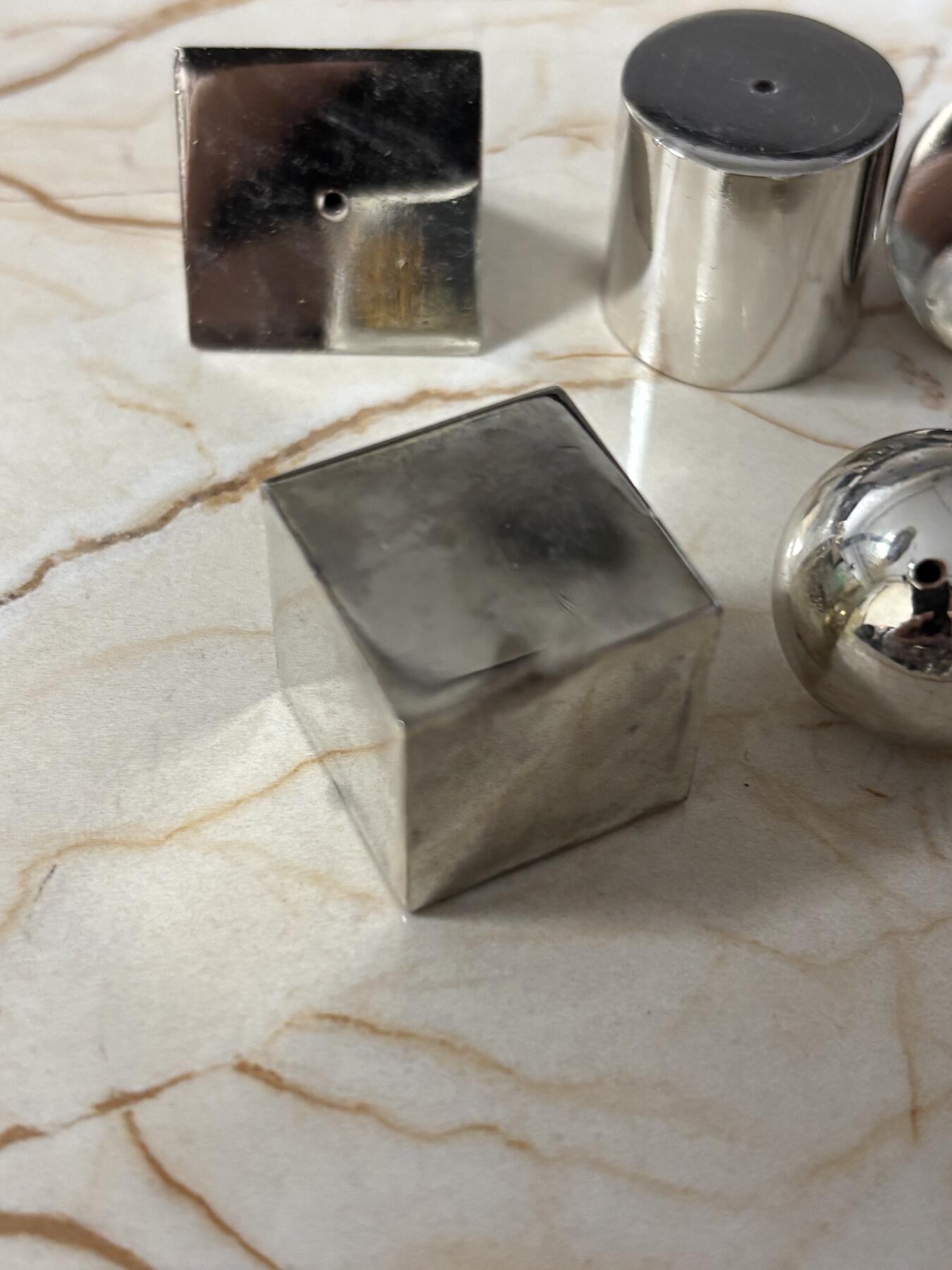 第184期拍卖 获奖索马里2014年数学纪念3D三维几何体硬币5枚套，世界最美25种钱币排名，铜镍镀银