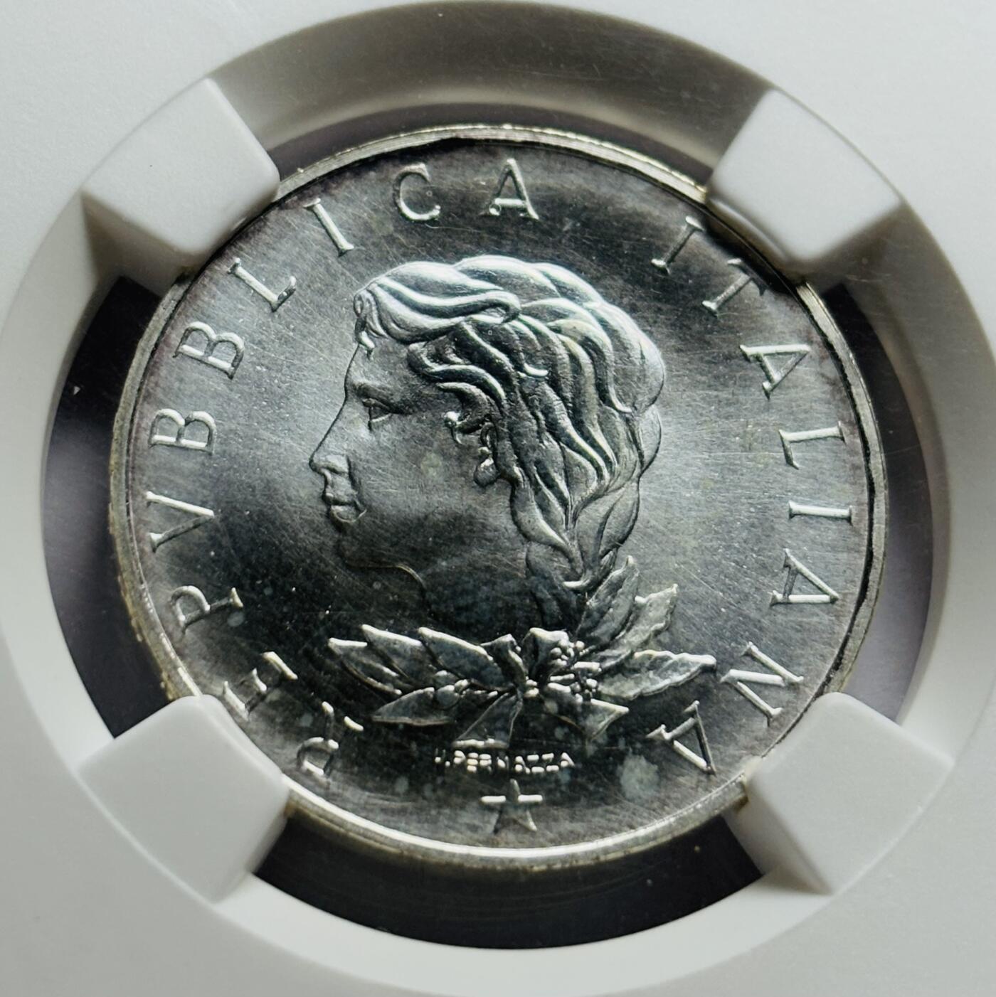 文馨钱币收藏第 283 场，【大雪鉴珍，寒英缀金】金银纪念币精品场，诚邀您的参与【长期接代拍品】 1990 年意大利担任欧共体理事会轮值主席国 500 里拉银币 NGC 评级 MS64 分