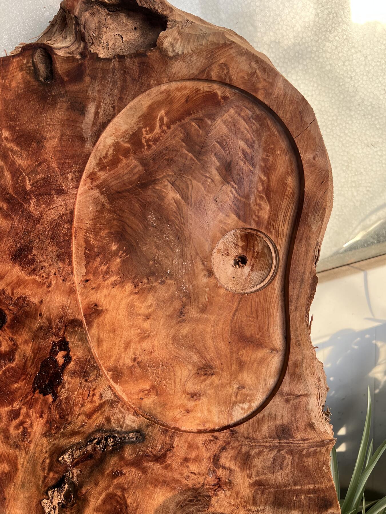 零元拍：香杉木老根榴茶盘，尺寸约：475/280/40MM，满花，药香满鼻，因为没有上漆，干燥天气可能会产生裂纹，属于正常现象