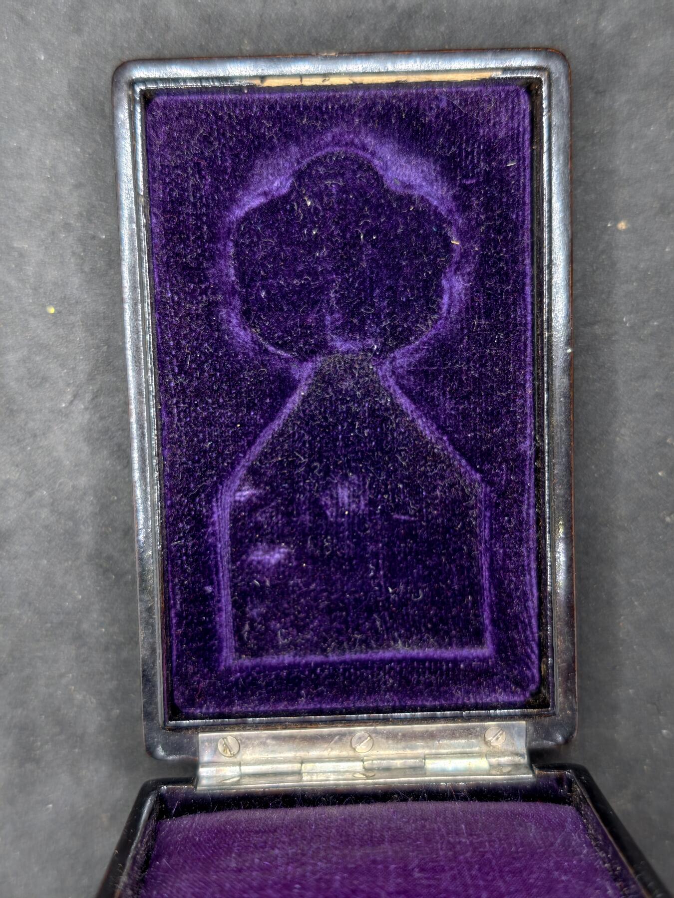 凯旋世界勋赏（第20期）（欢迎送拍）（对拍品有疑问请询问客服，不接受到手刀，出价默认拍品品相。请认真阅读拍卖规则！出价默认已认可！）（收到货请录制开箱视频，无视频概不处理问题。） 白叶空盒