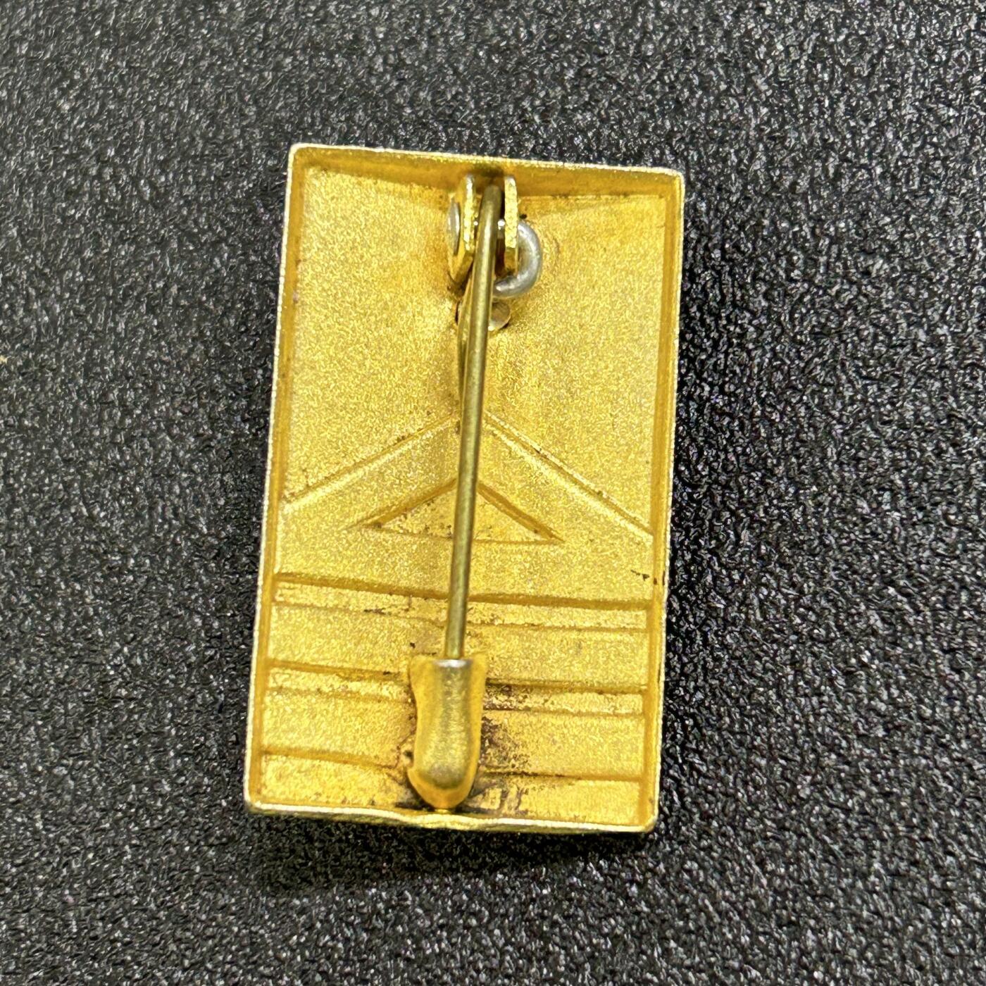 西秦中古拍卖第六十八期 日本自卫队一等陆曹军衔