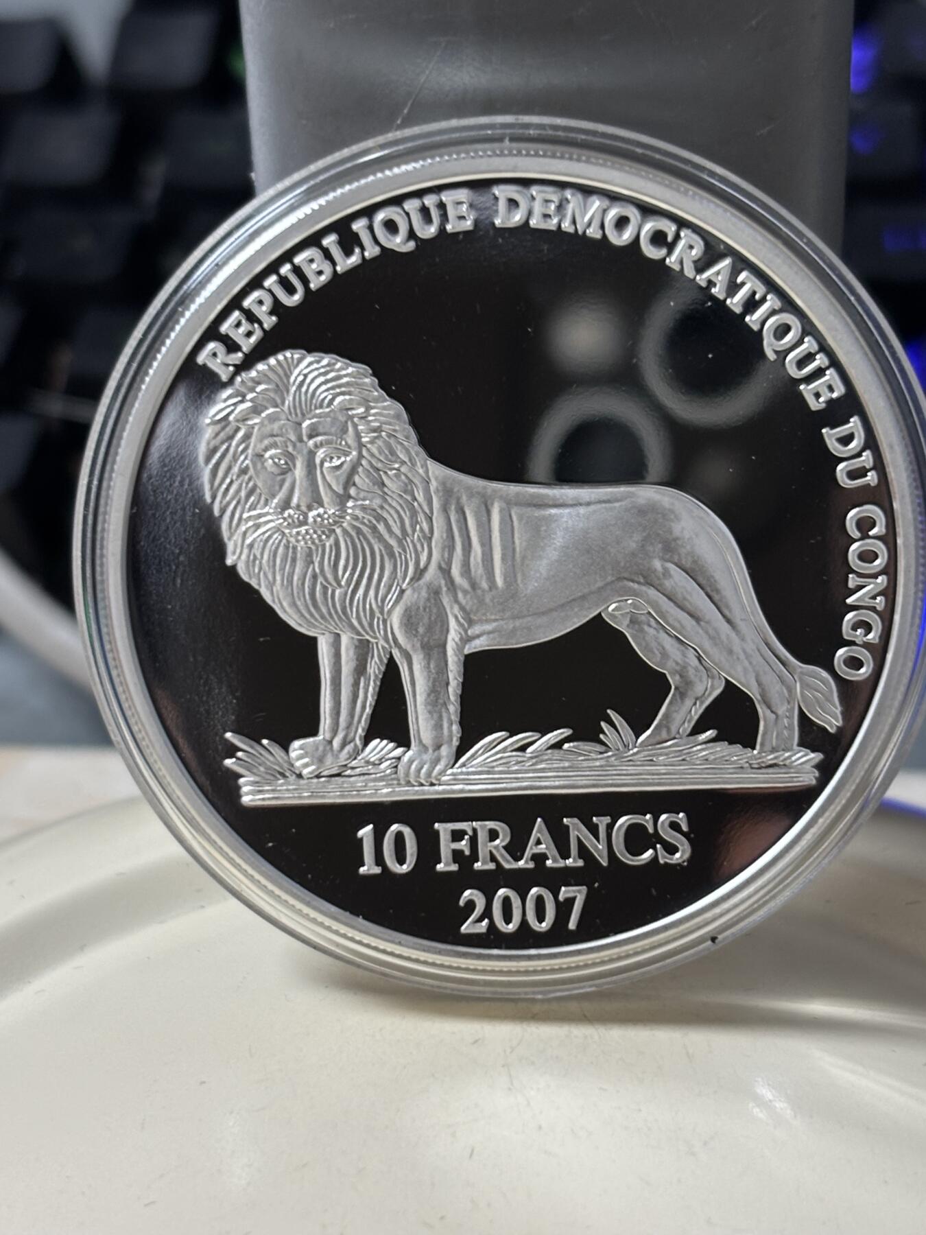 第184期拍卖 刚果2007年舒马赫彩色赛车邮票2盎司精致大银币带证书，925银银价798，发行999枚，有氧化