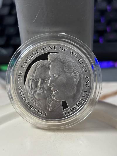 第184期拍卖 - 奥尔德尼2010年5镑威廉王子订婚精制纪念银币，925银，28.28克，38.61毫米，25000枚，没有外面纸套，银价362