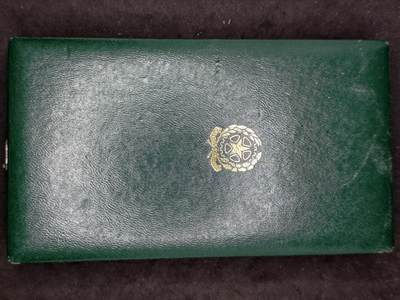 凯旋世界勋赏（第20期）（欢迎送拍）（对拍品有疑问请询问客服，不接受到手刀，出价默认拍品品相。请认真阅读拍卖规则！出价默认已认可！）（收到货请录制开箱视频，无视频概不处理问题。） - 意大利共和国勋章盒子