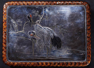 【俄甄集藏】2025年(045)12-03 星期三 晚 19:30 全场包邮 - 日本大正时期松竹梅鹤簪花纯银镶嵌竹编红木古董首饰盒，四吉祥物象征着长寿、吉祥、纯洁、高贵，寓意尚佳，做工精良，百年物件保存完好，长：145mm，宽：105mm，高：57mm